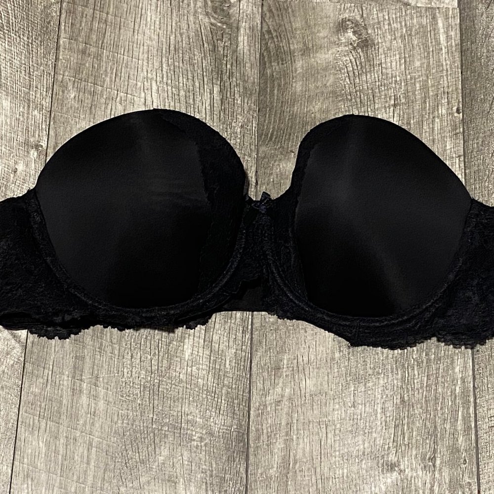 VICTORIA SECRETS BLACK STRAPLESS BRA